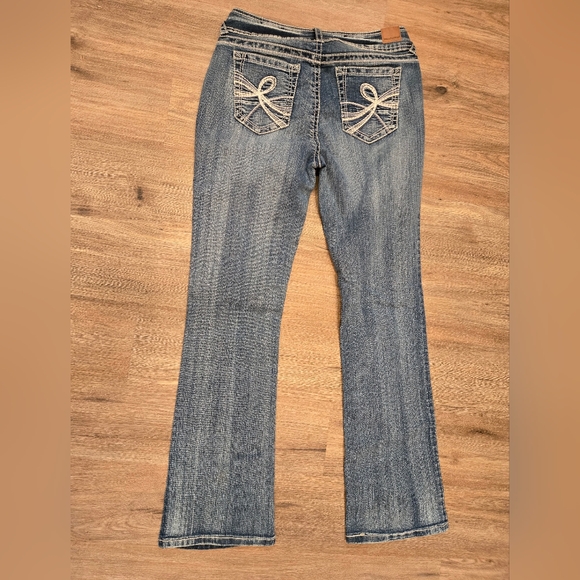 WallFlowerJuniors' WallFlower Insta Stretch Luscious Curvy Bootcut Jeans - Picture 2 of 10